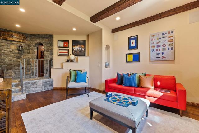 1620 Saint Francis Ct, Benicia CA: https://media.crmls.org/mediaz/307d1721-7398-4f57-bfe8-60eb2522673f.jpg