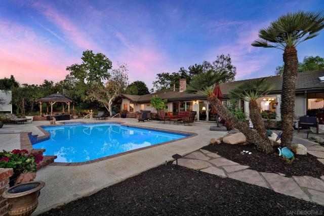 17505 Corte Lomas Verde, Poway CA: https://media.crmls.org/mediaz/307e729c-d17c-44e1-bea6-19fb095861ab.jpg
