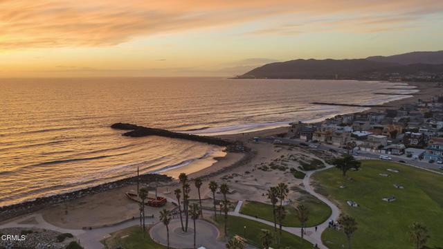 3097 Bayshore Avenue, Ventura CA: https://media.crmls.org/mediaz/307e906c-0969-4dce-b4df-ee1c823384d8.jpg