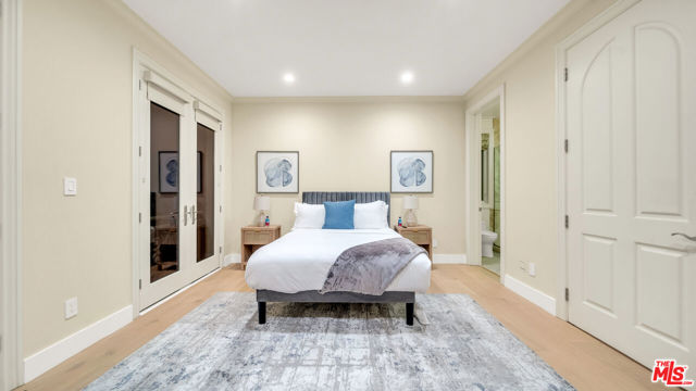 1447 San Ysidro Drive, Beverly Hills CA: https://media.crmls.org/mediaz/307f4115-b2ba-4a0c-b362-5489f24a8f4a.jpg