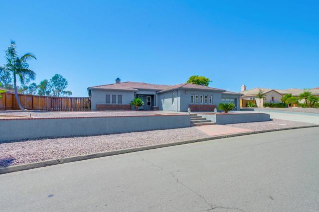 Detail Gallery Image 1 of 1 For 2351 Clearcrest Ln, Fallbrook,  CA 92028 - 4 Beds | 3/1 Baths