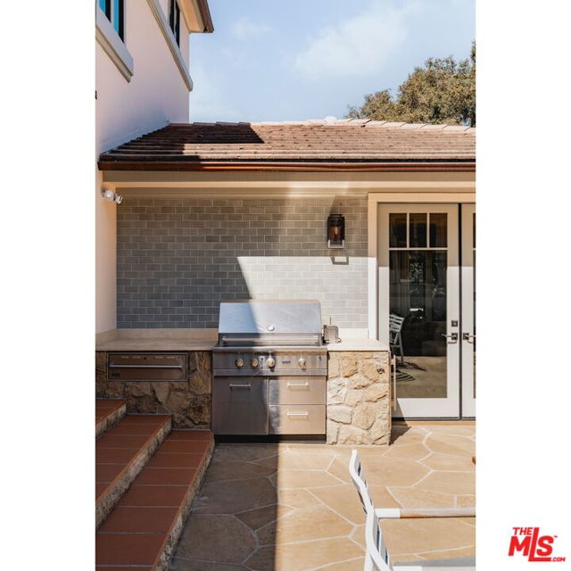 840 Ivy Lane, Montecito CA: https://media.crmls.org/mediaz/308018f7-85e0-4bc9-970b-ecf7061a5b09.jpg