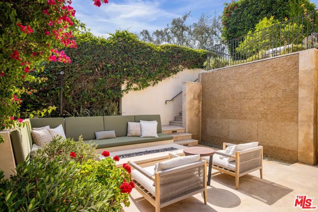 Drew Fenton | 182 N Carmelina Avenue Los Angeles CA | MLS: 7686952