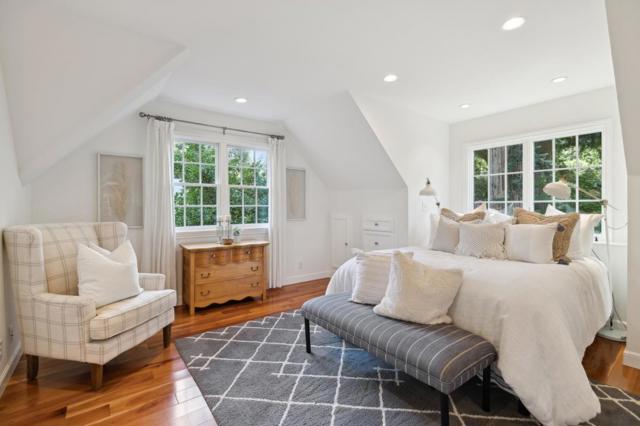 807 Crystal Springs Road, Hillsborough CA: https://media.crmls.org/mediaz/30809752-cd12-4fbf-9cd4-2840192459bf.jpg