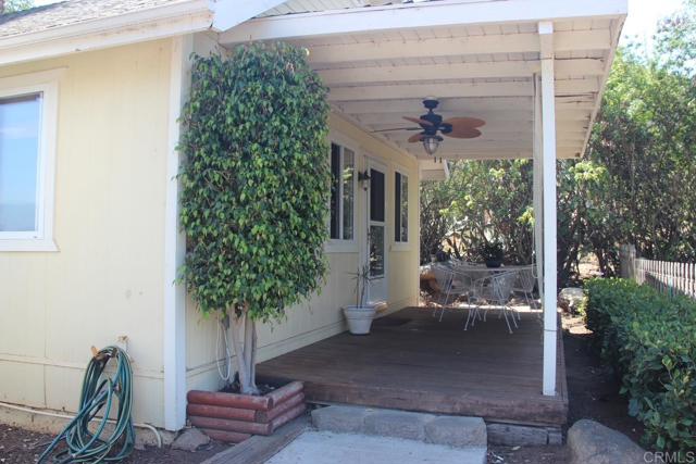 29730 Red Mountain Road, Valley Center CA: https://media.crmls.org/mediaz/3080aba1-016f-4b01-bc3d-4e4e18f12739.jpg