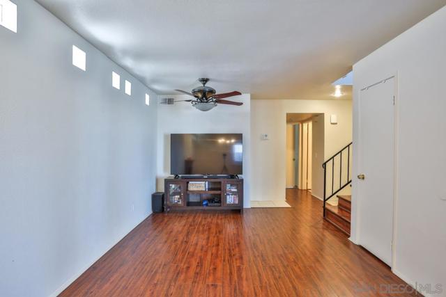 327 61st STREET, San Diego CA: https://media.crmls.org/mediaz/3080b2ee-9338-4a36-8aeb-01e1b2aa461c.jpg