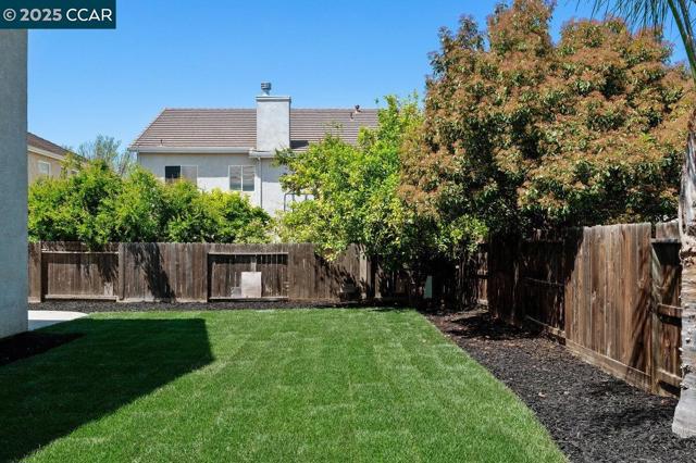 4107 Wheat Ct, Tracy CA: https://media.crmls.org/mediaz/3080db4d-ef03-4dba-a04c-798a4178dce4.jpg