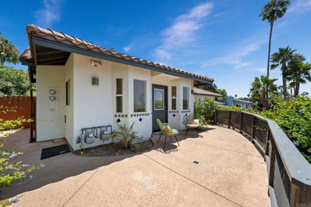 869 Eugenie Avenue, Encinitas CA: https://media.crmls.org/mediaz/3080e9bb-f320-404a-906f-b71a0d9585fb.jpg