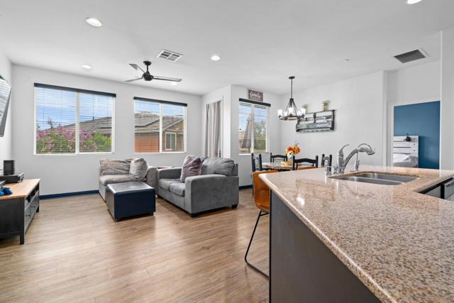 1344 Shoshone Falls Drive, Ramona CA: https://media.crmls.org/mediaz/30814931-6d5c-460d-adce-e4bd60ac0bbf.jpg