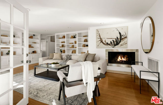 2745 La Cuesta Drive, Los Angeles CA: https://media.crmls.org/mediaz/30815e70-6166-4149-a4b6-c141a6816b7f.jpg