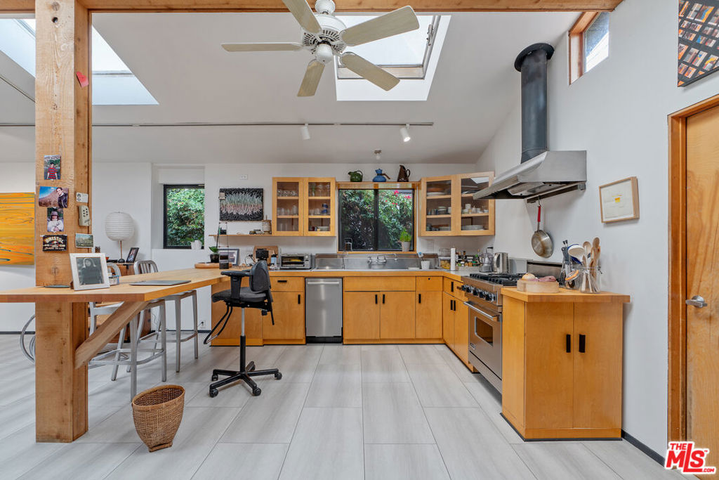 MLS #25595143 image #21