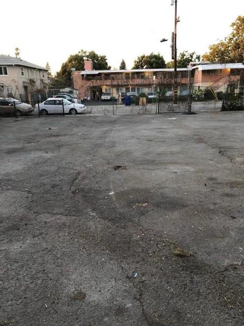 5325 San Pablo Avenue, Oakland CA: https://media.crmls.org/mediaz/30818445-6dbe-4f2a-93c4-90080978f132.jpg