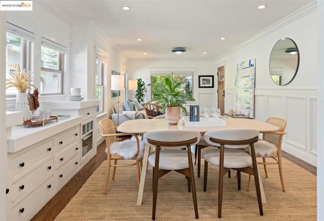 2310 Spaulding Ave, Berkeley CA: https://media.crmls.org/mediaz/3081e77b-6638-4b14-9638-5a673a487734.jpg