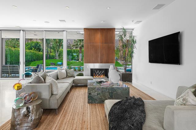 633 N Belardo Road, Palm Springs CA: https://media.crmls.org/mediaz/3081e8d0-ac88-489c-9ad4-ee0bdea90e11.jpg