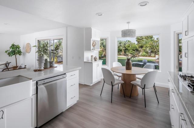 Detail Gallery Image 9 of 30 For 385 via Montanosa, Encinitas,  CA 92024 - 4 Beds | 2/1 Baths