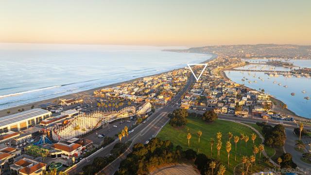 807 Santa Barbara Pl, San Diego CA: https://media.crmls.org/mediaz/3082bd82-585d-489b-8ad1-de74f60d5ed2.jpg