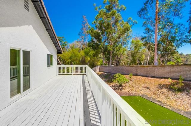 12709 Treeridge Ter, Poway CA: https://media.crmls.org/mediaz/3083e8f6-c711-4213-9b5e-403dd5f38425.jpg