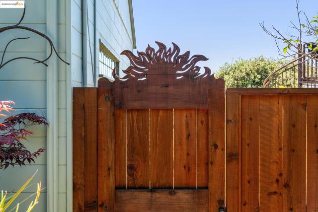 917 Avis Dr, El Cerrito CA: https://media.crmls.org/mediaz/308401c3-383e-40d5-b31b-4dfe8d478e51.jpg