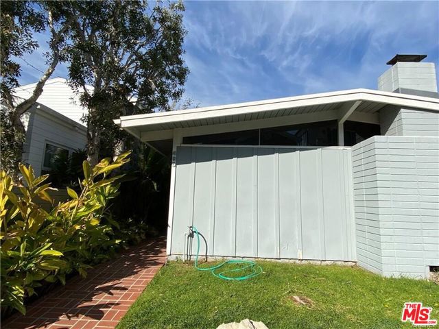 465 33RD Street, Manhattan Beach, California 90266, 3 Bedrooms Bedrooms, ,2 BathroomsBathrooms,Residential,Sold,33RD,22123469