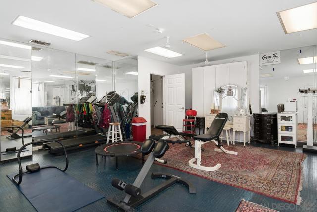 25980 Forest Dr, Escondido CA: https://media.crmls.org/mediaz/30855fa8-0953-4027-9ef1-b86902605579.jpg