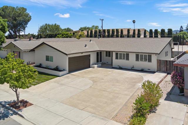 770 Gary Street, Gilroy CA: https://media.crmls.org/mediaz/30856260-be1e-4dd1-8711-22257113f0cc.jpg