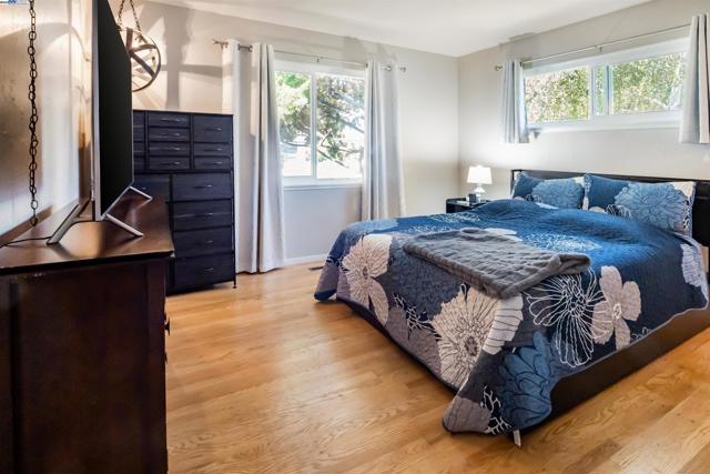 4670 Eggers Dr, Fremont CA: https://media.crmls.org/mediaz/30857aea-3c99-42bd-8ee0-a61dbf161ce2.jpg