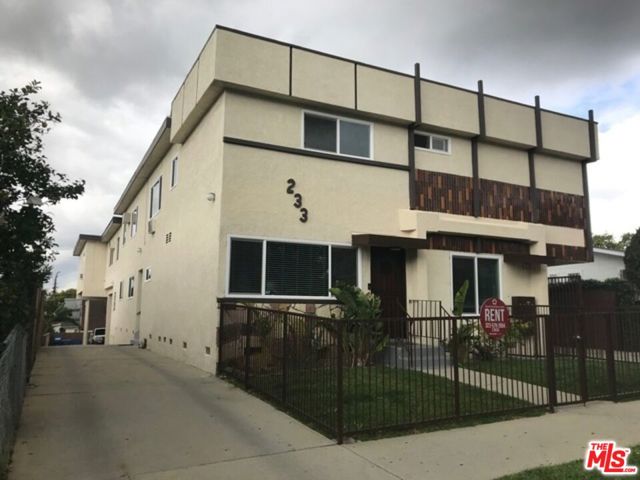 233 N PARK VIEW Street, Los Angeles CA: https://media.crmls.org/mediaz/30859464-9e9a-411b-96db-788eec2b79bf.jpg