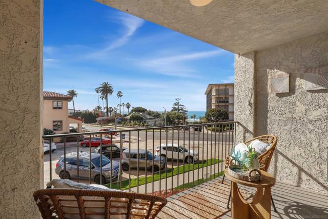 7811 Eads Ave, La Jolla, California 92037, 2 Bedrooms Bedrooms, ,2 BathroomsBathrooms,Condominium,For Sale,Eads Ave,250020509SD