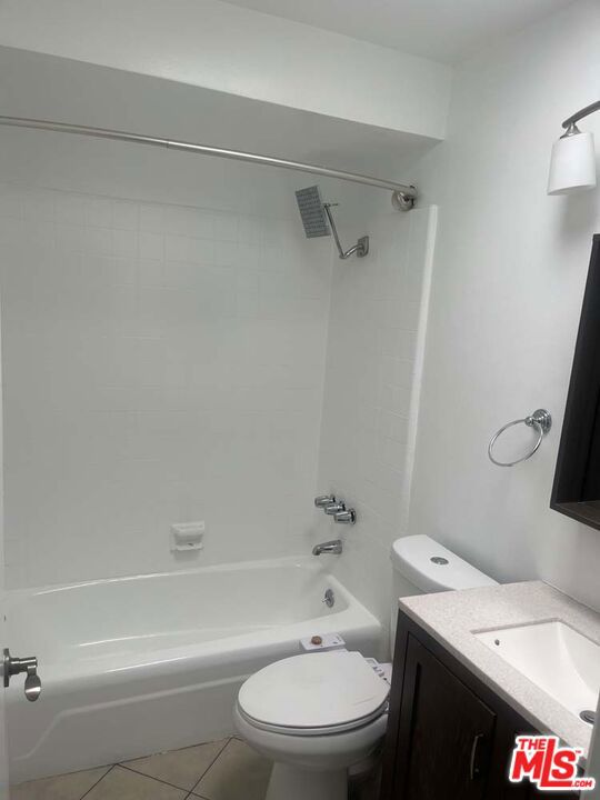 1834 Thayer Avenue, Los Angeles CA: https://media.crmls.org/mediaz/30863b26-0743-4ac5-9420-3e7587fdc099.jpg