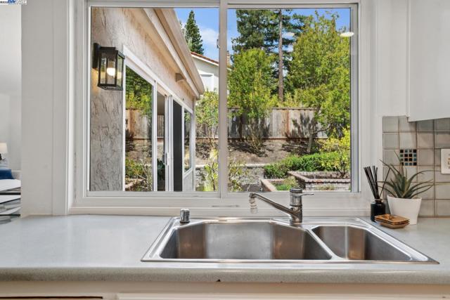 643 Contada Cir, Danville CA: https://media.crmls.org/mediaz/308659c9-a822-401c-b341-3323363a7dbb.jpg