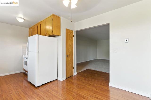 4336 Rilea Way, Oakland CA: https://media.crmls.org/mediaz/30865baf-c1e5-41bb-8de3-cf600f58ccb0.jpg