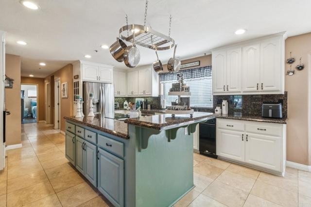 Detail Gallery Image 7 of 60 For 29950 Robbie Ln, Vista,  CA 92084 - 4 Beds | 3 Baths