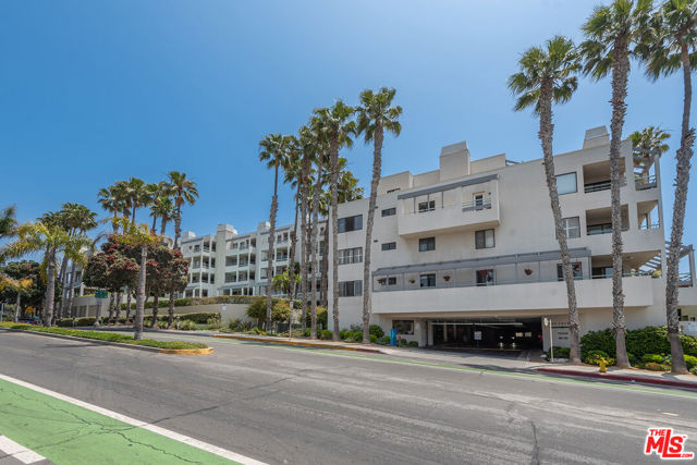 140 OCEAN PARK Boulevard, 529 photo 4
