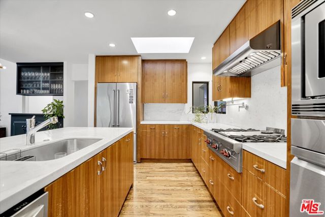 3719 Butler Avenue, Los Angeles CA: https://media.crmls.org/mediaz/3088441f-9e3e-4545-be4b-ffc6e56bde5c.jpg
