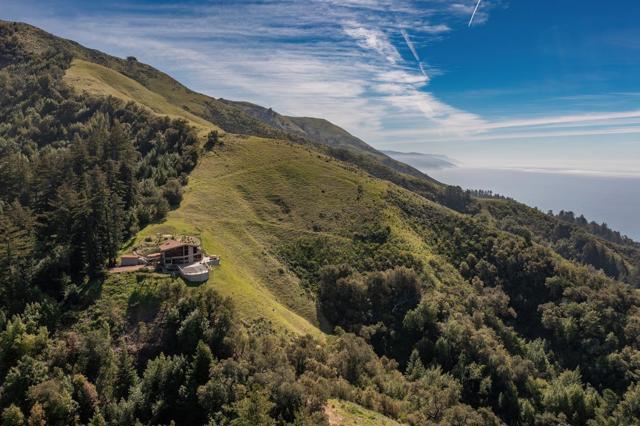 47600 Coast Ridge Road, Big Sur CA: https://media.crmls.org/mediaz/3088b2ff-4994-43b7-b674-4c4f3c6ebd79.jpg