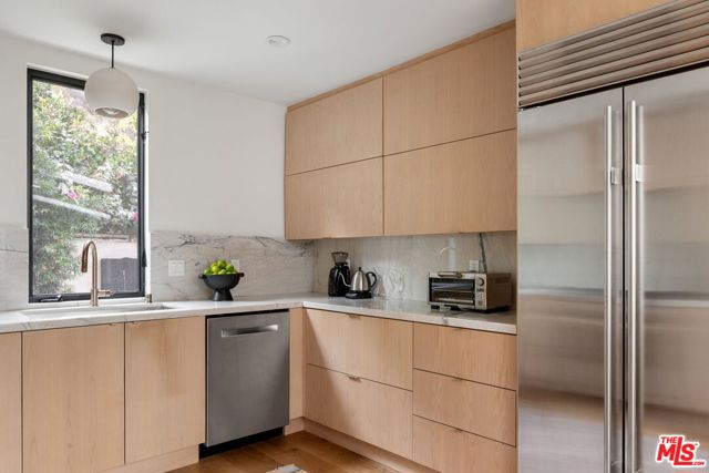 Drew Fenton | 3328 Mandeville Canyon Road Los Angeles CA | MLS: 7013571