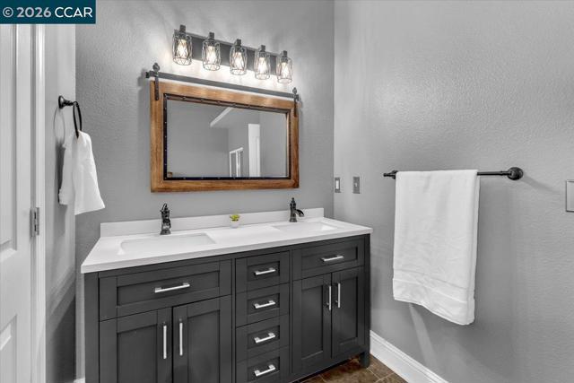 Image 18 of 33 For 19388 Bonanza King Dr