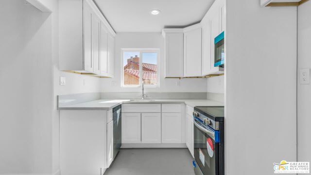 13704 Sarita Drive, Desert Hot Springs CA: https://media.crmls.org/mediaz/3089b1ae-c2e2-4294-a7fb-e1b43e697f6a.jpg