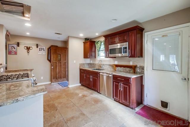 6398 Badger Lake Ave, San Diego CA: https://media.crmls.org/mediaz/308a6b89-583e-496f-9091-2992f218201b.jpg
