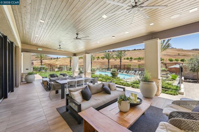 2909 Tulare Hills Dr, Dublin CA: https://media.crmls.org/mediaz/308a73d0-8dc1-4779-8d9b-f46c797e1c24.jpg