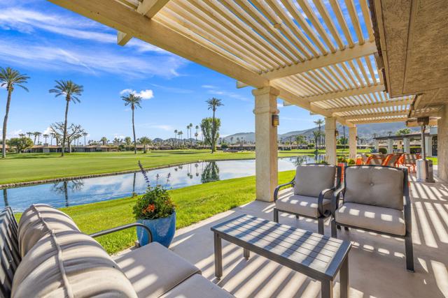 6 Barnard Court, Rancho Mirage CA: https://media.crmls.org/mediaz/308a988f-1f0d-4cc0-8e26-9087b6041f05.jpg