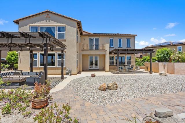 5029 Medalist Ct, Oceanside CA: https://media.crmls.org/mediaz/308ab013-5d77-43c5-a24f-f00276db481a.jpg