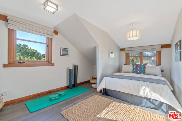 Image 31 of 50 For 706 Navy Street