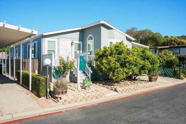 13327 Casa Vista St, Poway CA: https://media.crmls.org/mediaz/308b347f-352a-47c3-a0e0-86fca98809bf.jpg