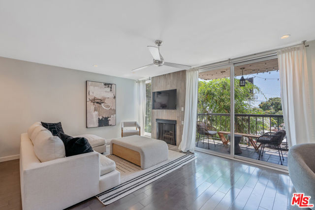 8535 W West Knoll Drive, West Hollywood CA: https://media.crmls.org/mediaz/308c0514-d978-492a-999a-38443031e180.jpg