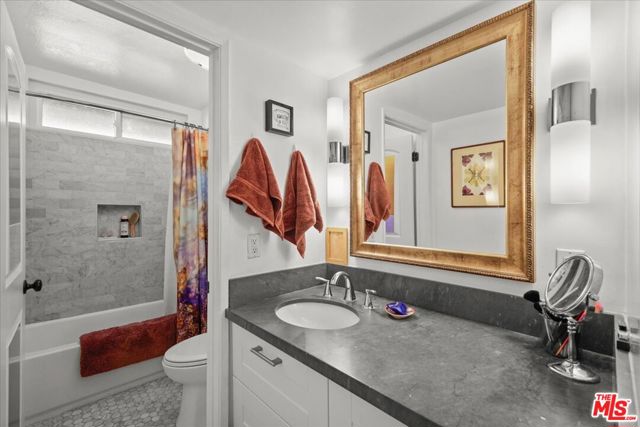 12938 Valleyheart Drive, Studio City CA: https://media.crmls.org/mediaz/308c32cf-ca3f-4dcf-a954-8702e5972a4b.jpg