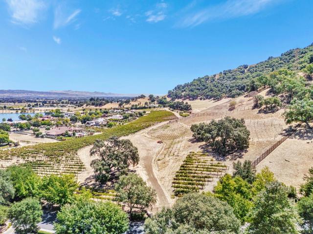 1322 Lions Peak Lane, San Martin CA: https://media.crmls.org/mediaz/308c5e2e-abab-4efd-9bf2-558d97b2df1e.jpg