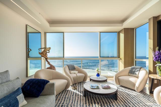 939 Coast Blvd, La Jolla CA: https://media.crmls.org/mediaz/308c9676-0d55-4bbd-b9d6-05fa734238aa.jpg