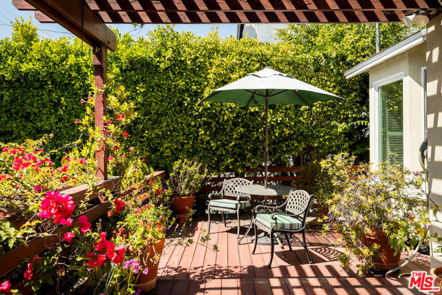 1475 Edris Drive, Los Angeles CA: https://media.crmls.org/mediaz/308cab61-c8dc-4180-8e60-f84251629e7b.jpg