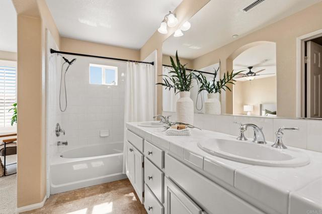 Detail Gallery Image 18 of 51 For 16914 Torbett Ln #16,  San Diego,  CA 92127 - 2 Beds | 2/1 Baths